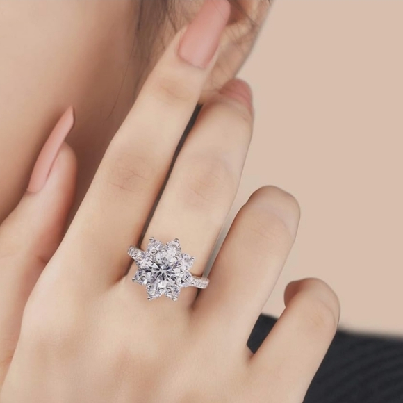 GRA Certified Moissanite Ring in Sterling Silver Size 4.75! 💍 - Picture 6 of 12